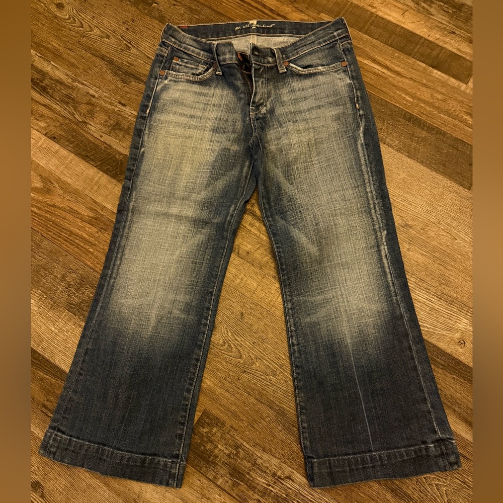 7 For All Mankind Women's Faded Blue Cropped Jeans